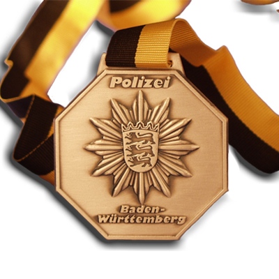 Medaille der Polizei Baden-Württemberg mit Halsband in schwarz-gelb